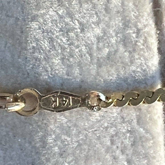 16 inch gold chain with pendant